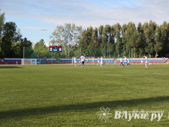 В Великих Луках состоялся матч Первенства СЗФО по футболу между командами «Луки-Энергия» и «Химик»