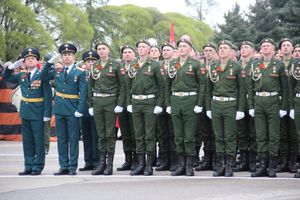 В Великих Луках прошел Парад Победы (ФОТО)