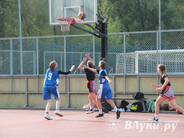 В Великих Луках прошли региональные соревнования «Оранжевый мяч» (ФОТО)