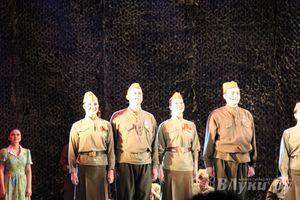 Государственный ансамбль «Русский Север» представил в Великих Луках мюзикл «Василий Теркин» 