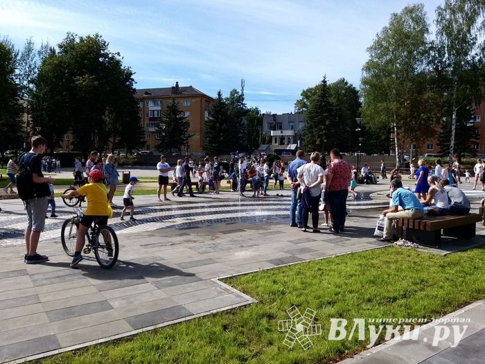 Призыв руководства парка культуры и отдыха великолучане не услышали (ФОТО)