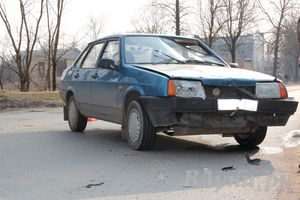 ДТП на перекрестке улиц Малышева и М. Кузьмина (фото)