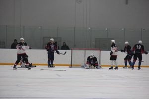 Два зоккейных матча прошли в Великих Луках в рамках Чемпионата города (ФОТО)