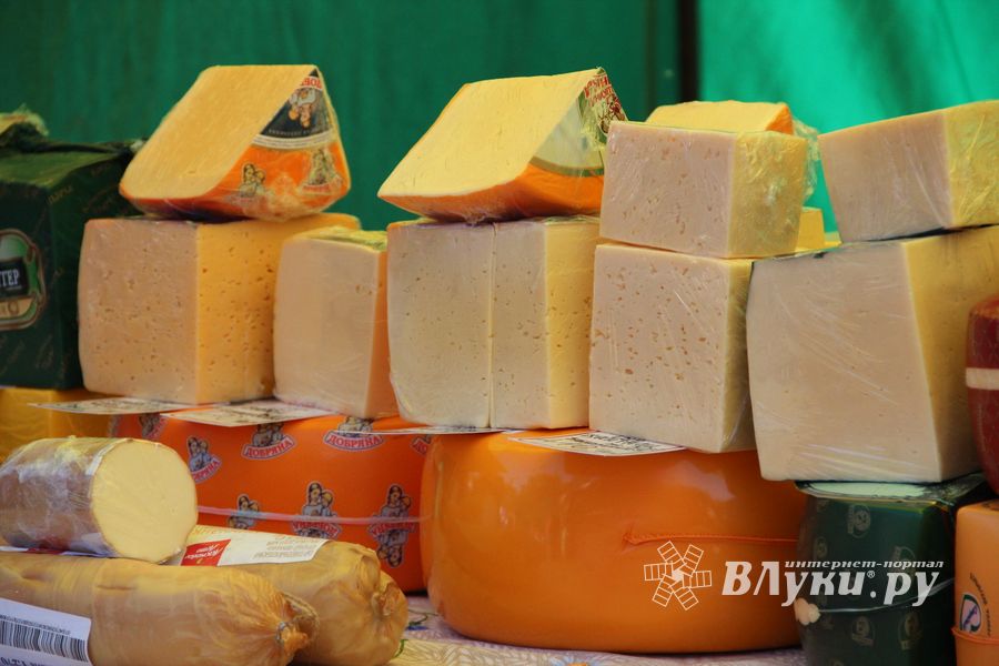 В Великих Луках прошла универсальная осенняя ярмарка (ФОТО)