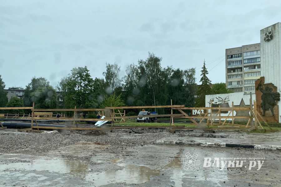 Площадь Калинина опять затопило (ФОТО)