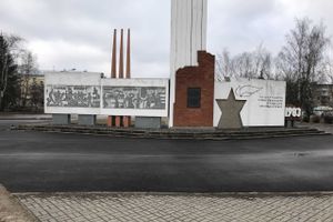 На площади Калинина появился новый асфальт (ФОТО)