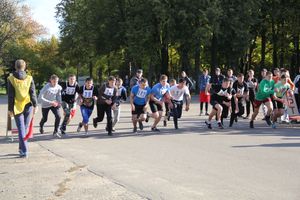 Легкоатлетический осенний кросс прошел в Великих Луках (фоторепортаж)