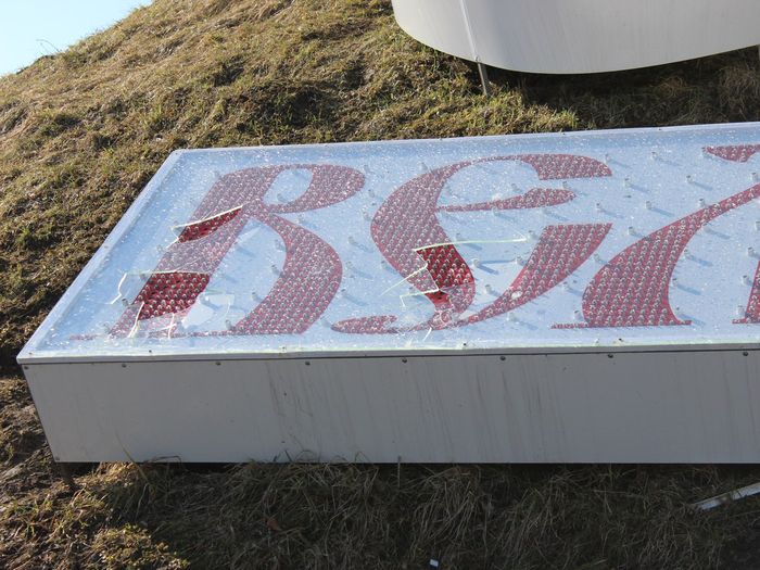 Фотофакт: У кого в Великих Луках руки чешутся?