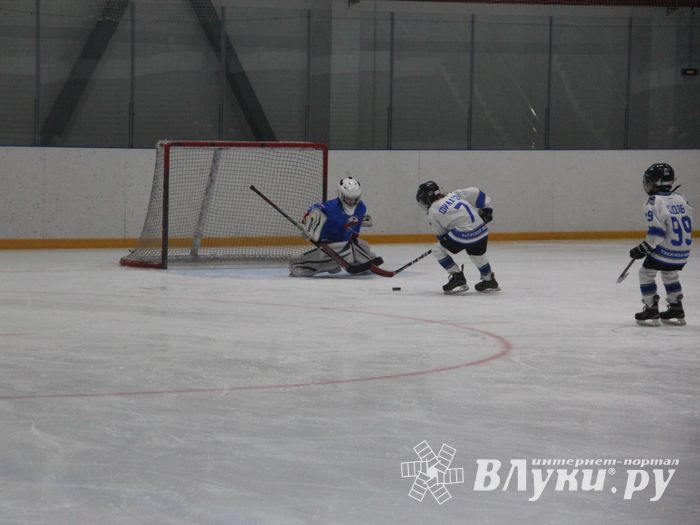 Детский турнир по хоккею прошел в Великих Луках (ФОТО)