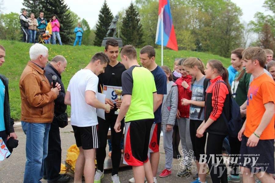 В Великих Луках прошла весенняя городская эстафета (фото)