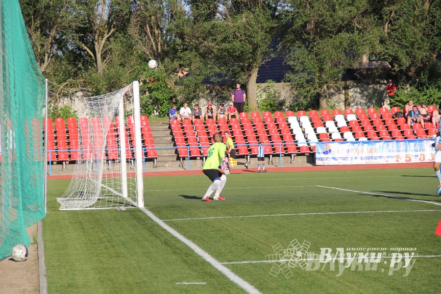 В Великих Луках состоялся матч Первенства СЗФО по футболу между командами «Луки-Энергия» и «Химик»