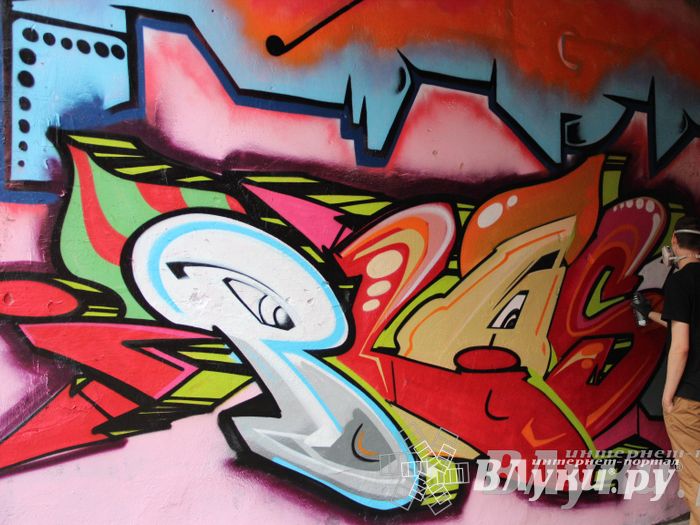 В Великих Луках прошел городской конкурс «Граффити — новый взгляд»