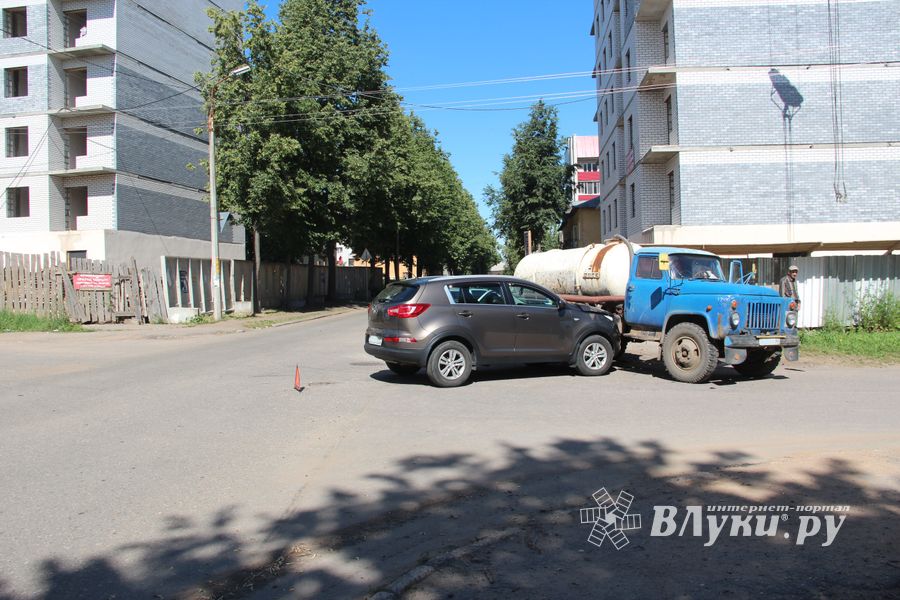 ДТП на перекрёстке Сибирцева/Р.Люксембург (ФОТО)