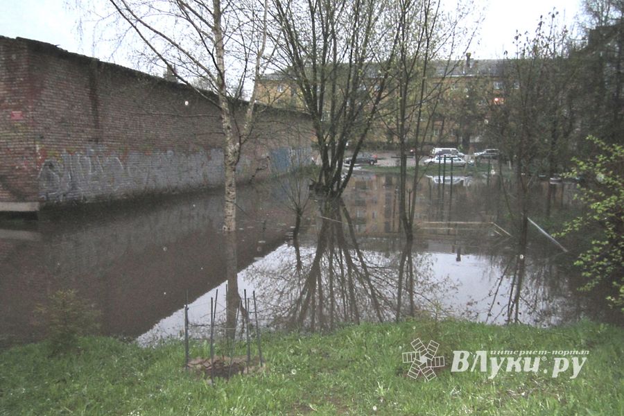 Губернатору напомнили про жёсткий контроль за подтоплениями в Великих Луках
