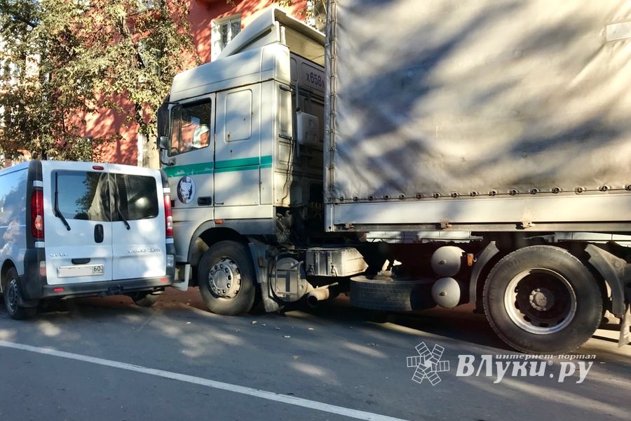 ДТП на проспекте Октябрьском (ФОТО)