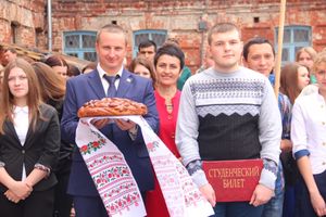  ВГСХА встретила первокурсников пирогами (ФОТО)