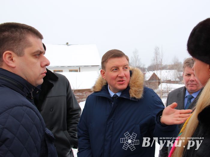 Губернатору не понравилось место для новой школы в Великих Луках (ФОТО)