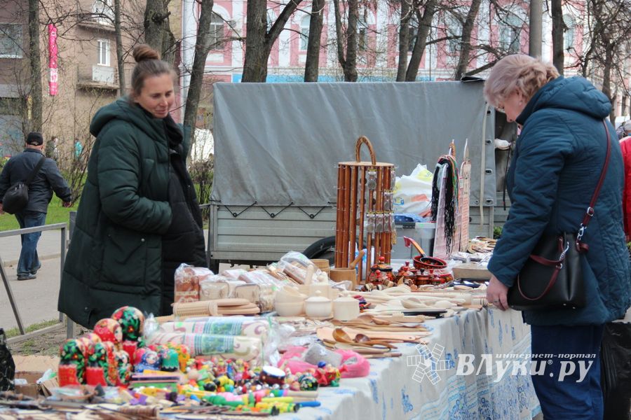 В Великих Луках прошла ярмарка «Весна - 2022» (ФОТО)