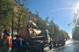 На пр-те Ленина в Великих Луках затруднено движение (ФОТО)