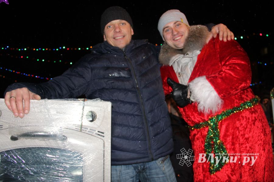 ТК «Первомайский» подарил великолучанам новогоднее волшебство (ФОТО)