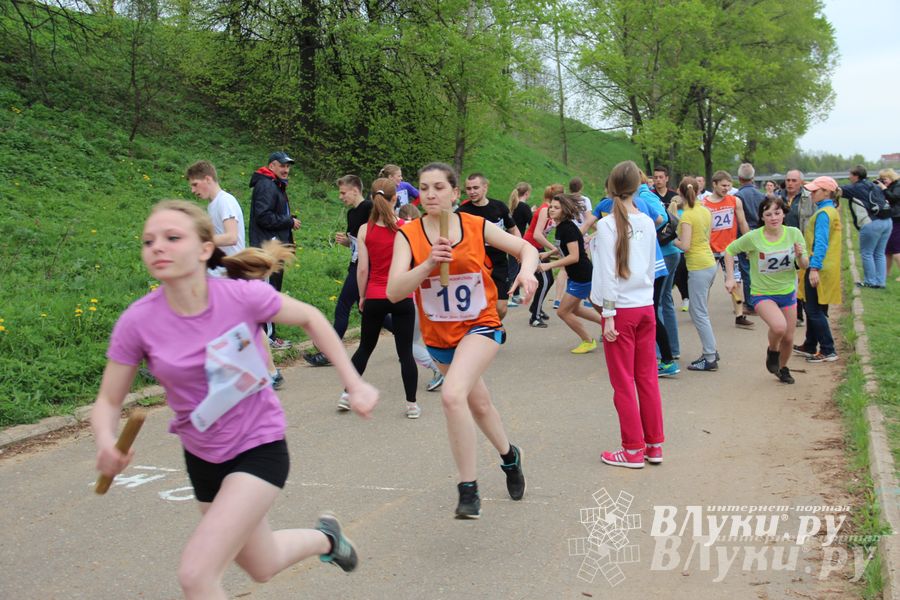 В Великих Луках прошла весенняя городская эстафета (фото)