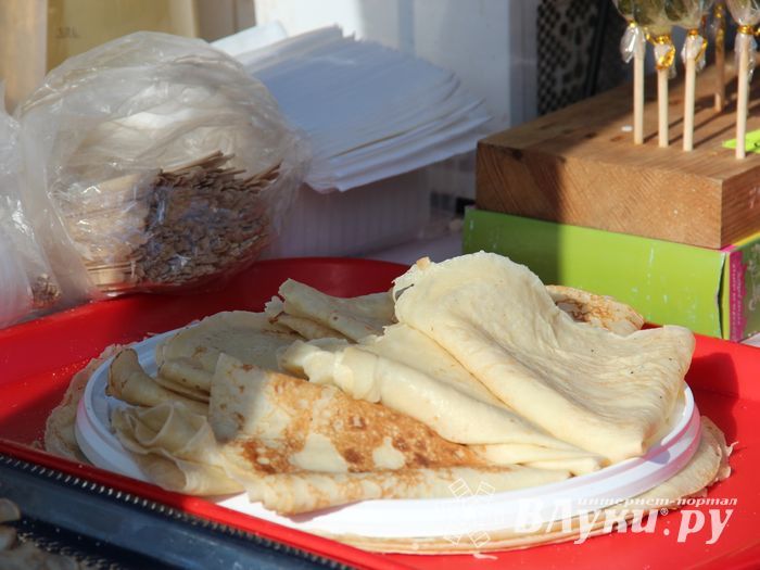 В Великих Луках широко отметили Масленицу (ФОТО)