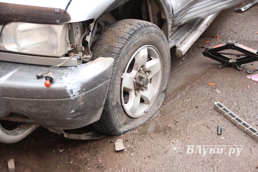 ДТП на проспекте Ленина в Великих Луках (ФОТО)