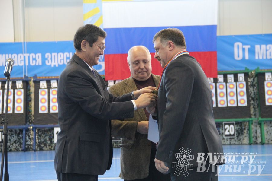 В Великих Луках состоялось открытие Чемпионата России по стрельбе из блочного и классического лука (фото)