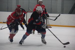 Памятный турнир по хоккею прошел в великолукском «Айсберге» (ФОТО)