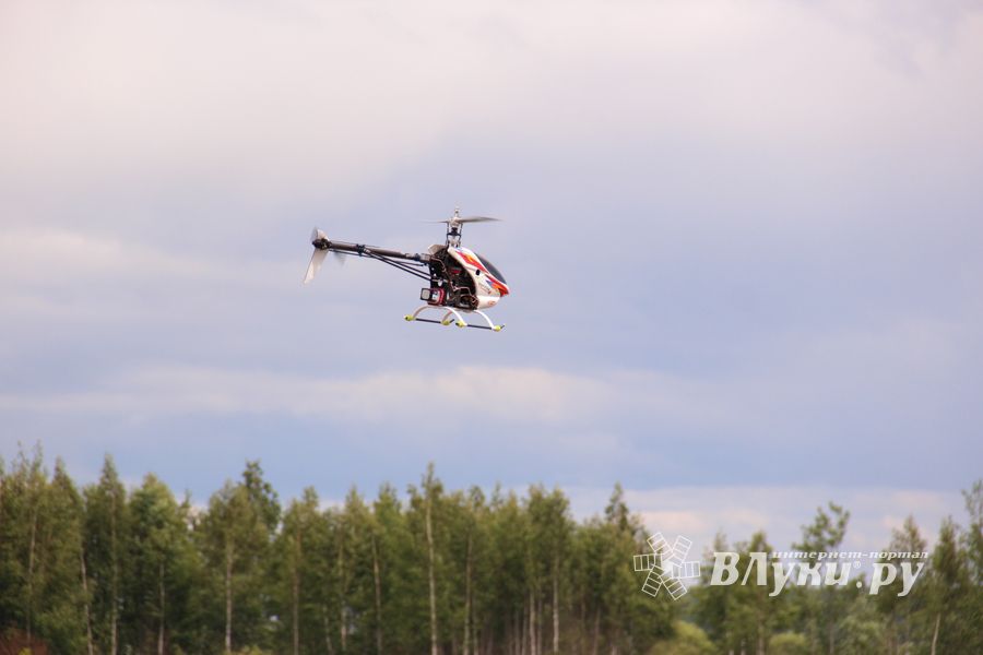 В Великих Луках проходит 7-й Фестиваль авиамодельного спорта (ФОТО)