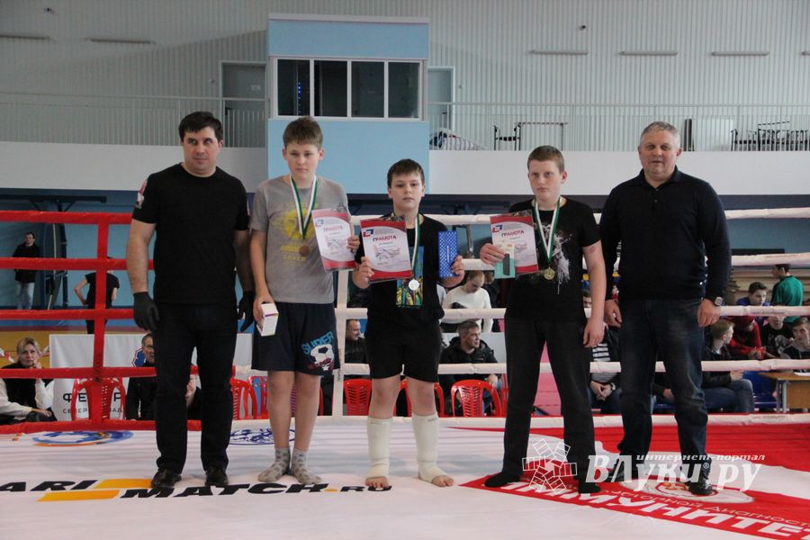 Открытый кубок по смешанному боевому единоборству ММА прошел в Великих Луках (ФОТО)