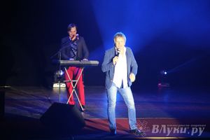 ДК ЛК Великие Луки: Две звезды в одном концерте (фото)