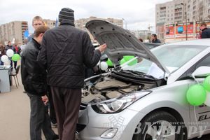 В Великих Луках прошла автомобильная ярмарка