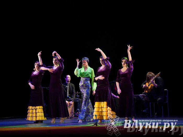 В великих Луках выступил московский коллектив фламенко
