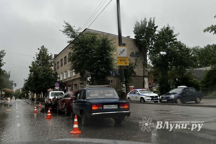 В Великих Луках на Зверева произошло ДТП (ФОТО)