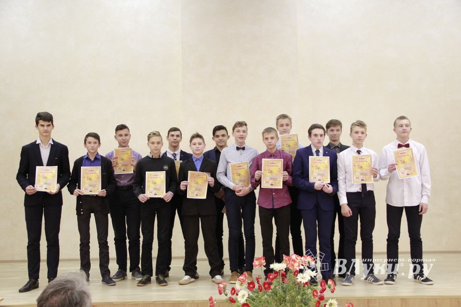 В великолукской школе № 13 чествовали лучших в спорте и учебе (ФОТО)