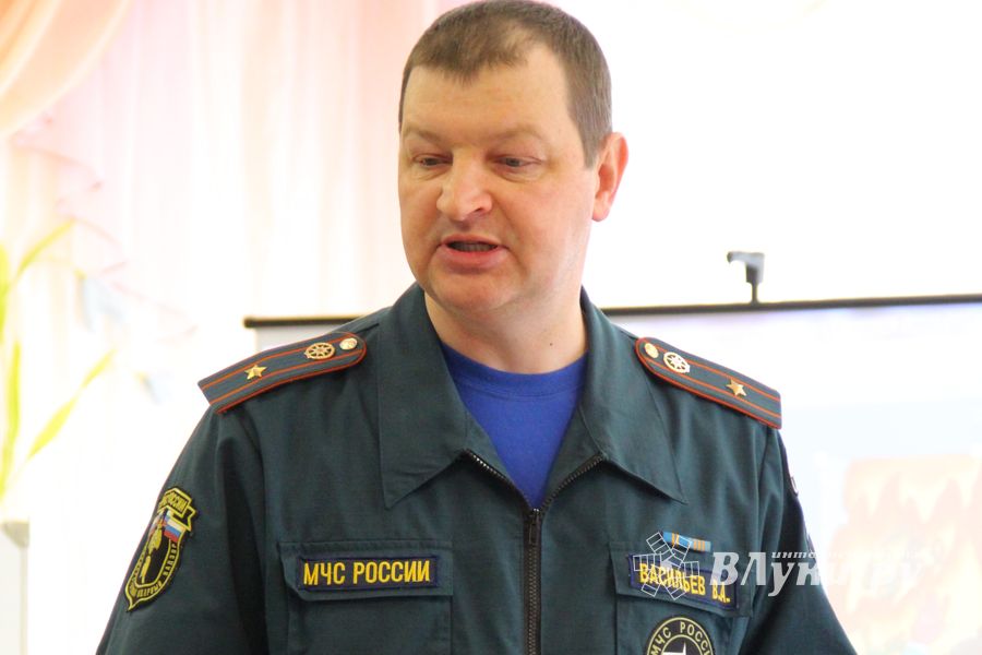 Воспитанники детского сада «Берёзка» встретились с сотрудником МЧС (ФОТО)