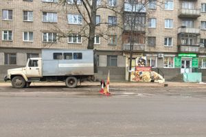 На ул. Дьяконова вскрыто дорожное полотно (ФОТО)