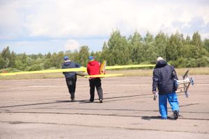 В Великих Луках проходит 7-й Фестиваль авиамодельного спорта (ФОТО)