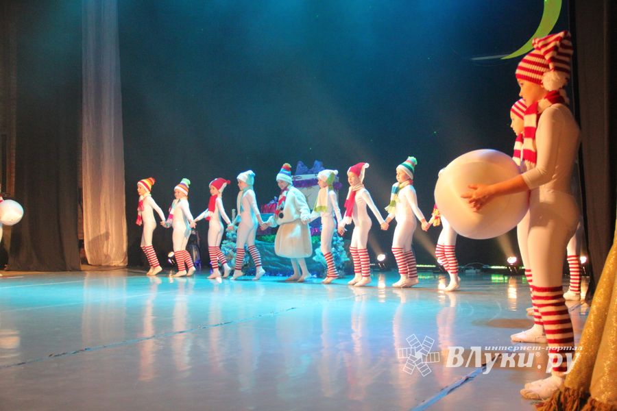 В ГДК им. Ленина встречают Новый год (ФОТО)