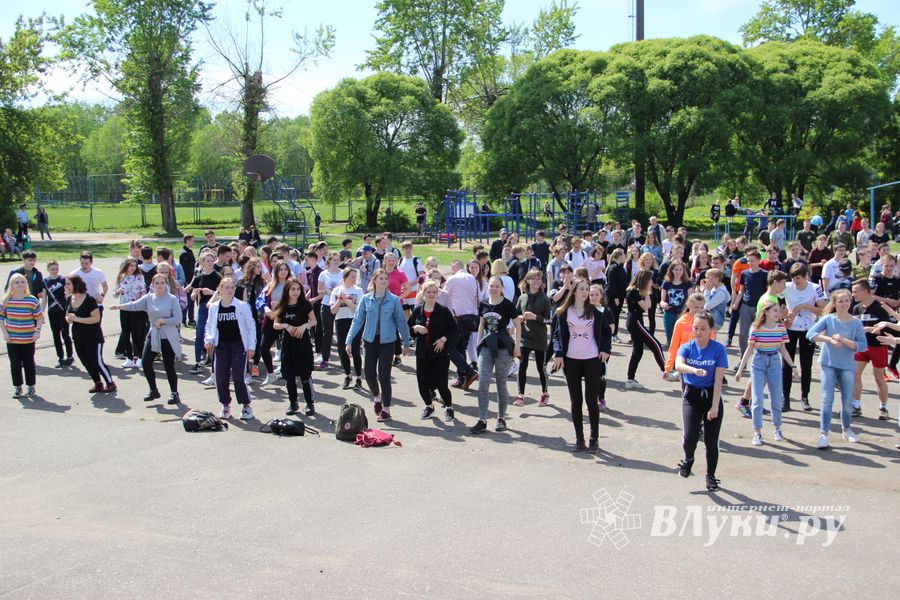 Спецназ «разгромил» на Дятлинке «банду»