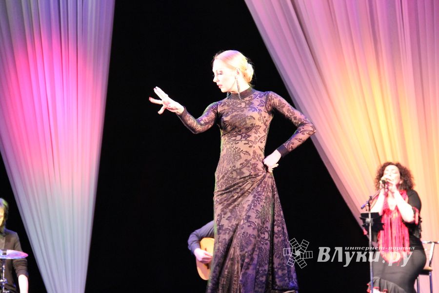 Музыканты De Las Llamas на сцене ДК ЛК 