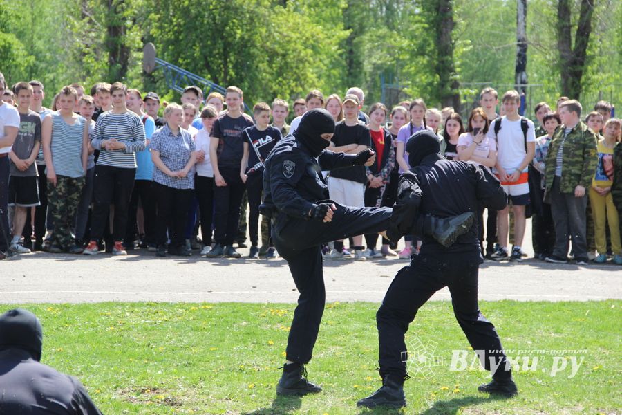 Спецназ «разгромил» на Дятлинке «банду»