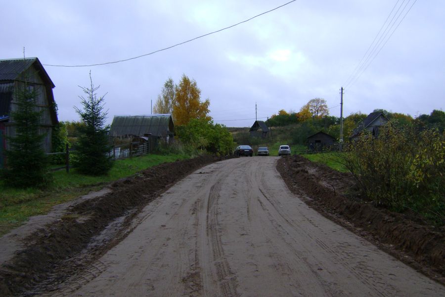 В деревни Волчки Великолукского района исчезло «смертельно опасное направление» и появилась дорога (ФОТО)