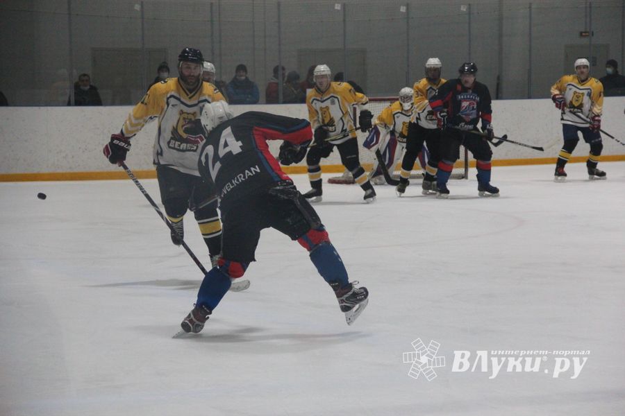 Великолукский «Экспресс» одержал победу в игре с псковскими «Медведями» (ФОТО)