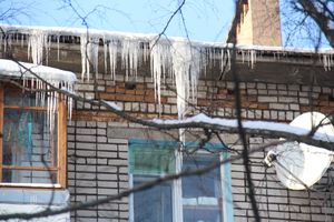 В Великих Луках появилась «нависающая» опасность