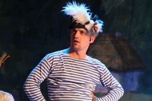 Кони стоят пьяные, хлопцы запряженные — в ГДК Ленина сыграли «Свадьбу в Малиновке» (ФОТО)