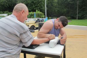 В Великих Луках отмечают День ВДВ (ФОТО)