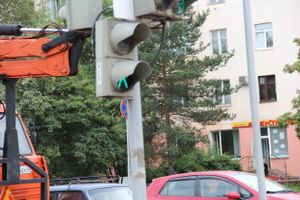 В Великих Луках обновляют светофоры (ФОТО)