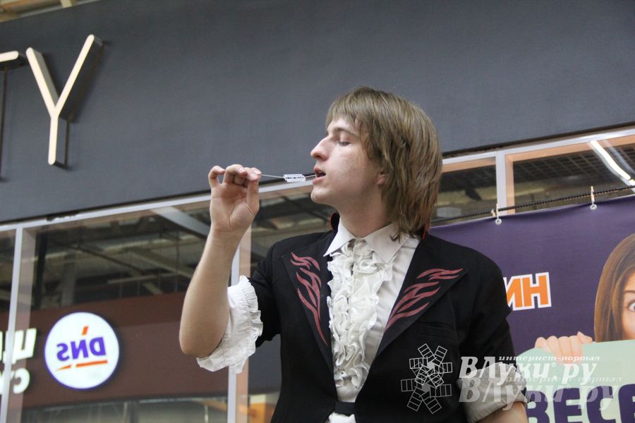 В ТЦ «Апельсин» прошла весенняя ночь распродаж